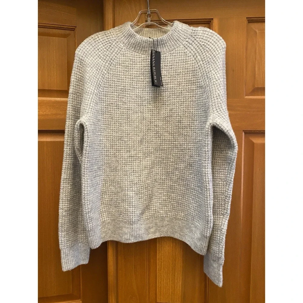 NWT Banana Republic AIRE WAFFLE-KNIT SWEATER Yarn Gray Medium Chunky Knit